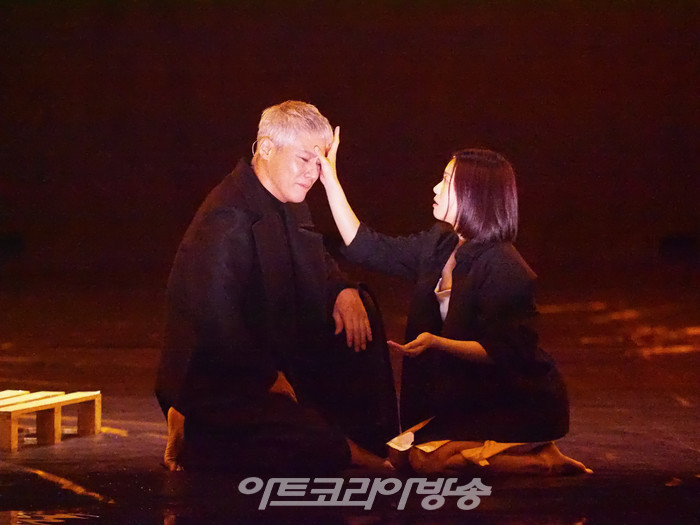 연극 '오셀로' 프레스콜(오셀로 역 박호산, 데스데모나 역 이설) 2023.05.18 사진 ⓒ아트코리아방송 이용선 기자​