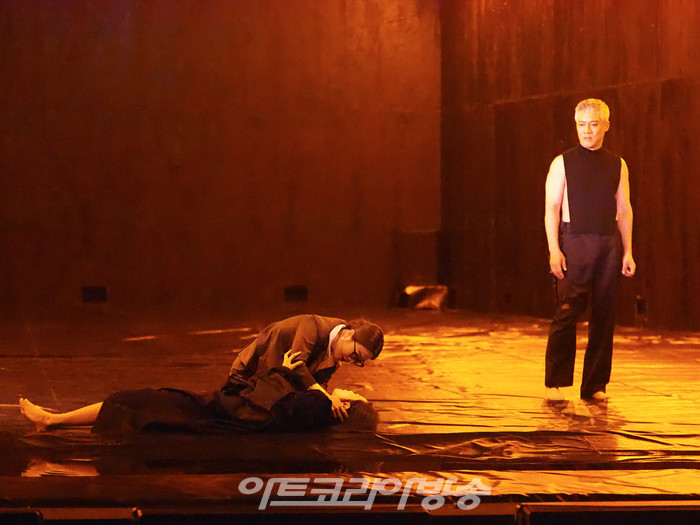 연극 '오셀로' 프레스콜(오셀로 역 박호산, 데스데모나 역 이설, 에밀리아 역 이자람) 2023.05.18 사진 ⓒ아트코리아방송 이용선 기자​