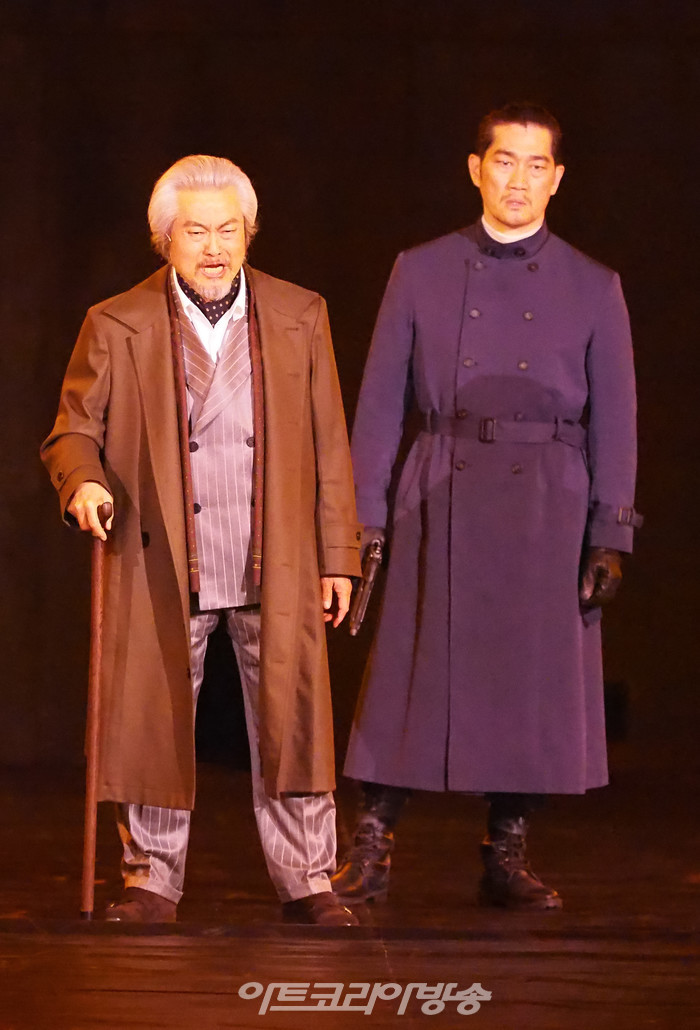 연극 '오셀로' 프레스콜(그라티아노 역 정태화, 몬타노 역 장재호) 2023.05.18 사진 ⓒ아트코리아방송 이용선 기자​