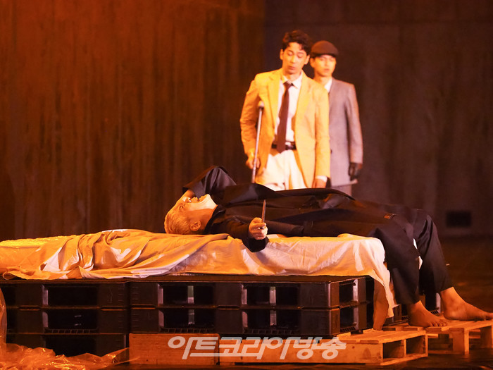 연극 '오셀로' 프레스콜(오셀로 역 박호산, 데스데모나 역 이설, 카시오 역 홍선우) 2023.05.18 사진 ⓒ아트코리아방송 이용선 기자​