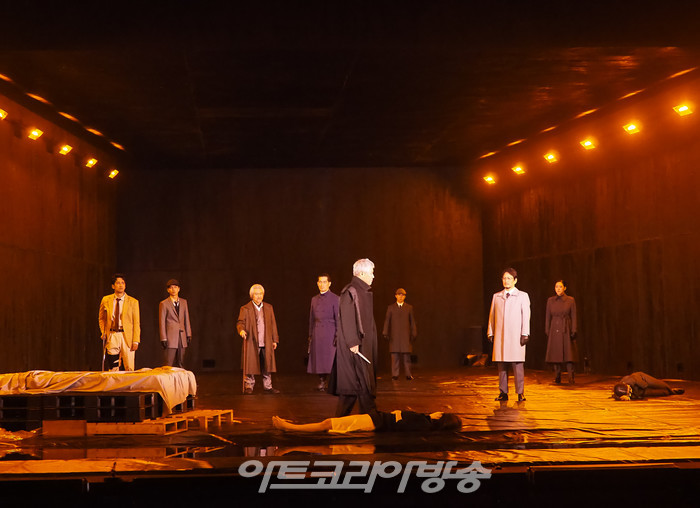 연극 '오셀로' 프레스콜(오셀로 역 박호산, 데스데모나 역 이설, 이아고 역 손상규, 에밀리아 역 이자람, 카시오 역 홍선우, 그라티아노 역 정태화) 2023.05.18 사진 ⓒ아트코리아방송 이용선 기자​