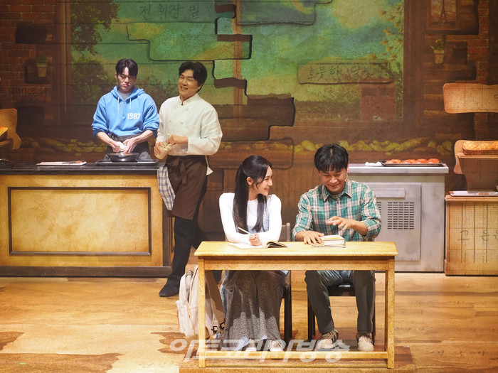 뮤지컬 '빠리빵집' 프레스콜(미연 역 임예진, 동준 역 김대곤, 성우 역 김건우, 주원 역 공민섭) 2023.05.19 사진 ⓒ아트코리아방송 이용선 기자