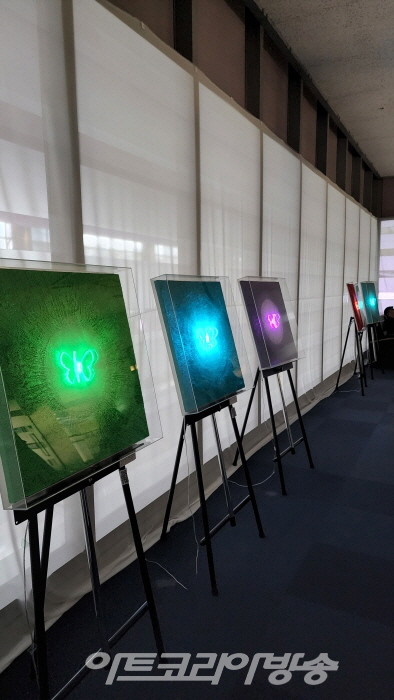 navikim-나비작가 김현정의 ‘Interstellar’