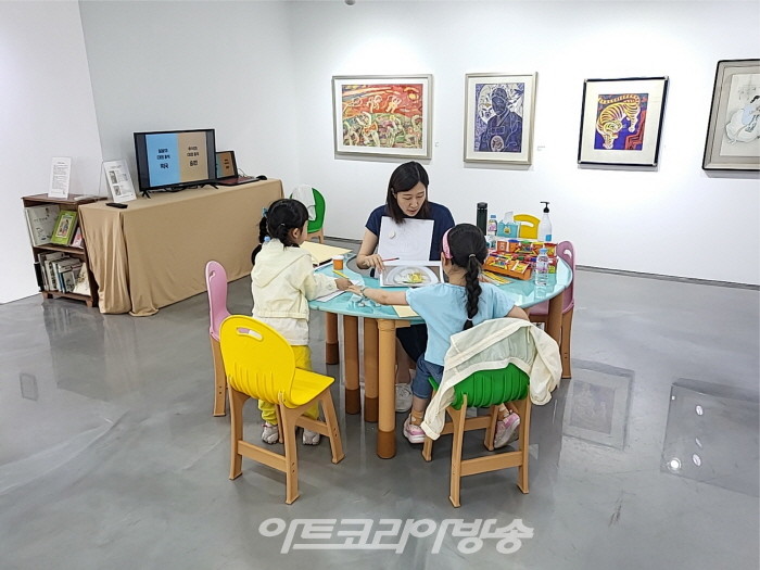 두런두런 꿀비와 풍속이야기-김달진미술자료박물관