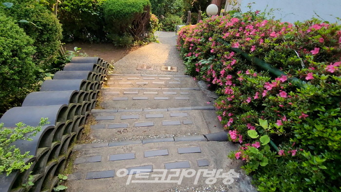 ‘자연과 사람은 한 몸 양산 도자기공원’의 아름다운 경치를 담다