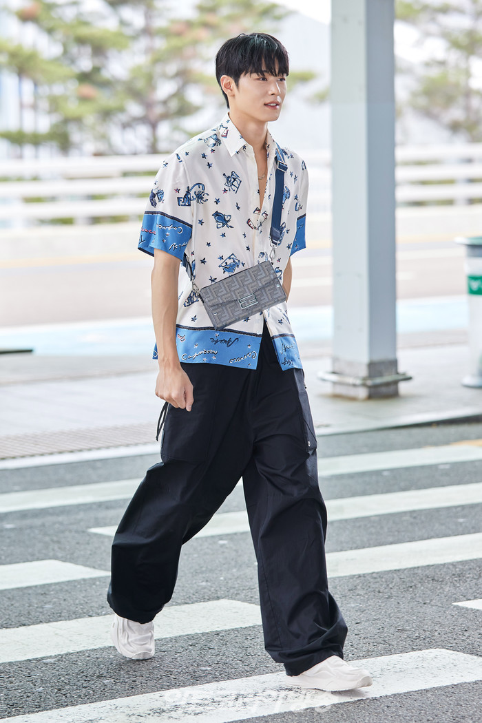 더보이즈 주연이 펜디(FENDI) SS24 남성 패션쇼 참석차 6월 14일 인천 국제공항을 통해 피렌체로 출국했다. 제공 펜디