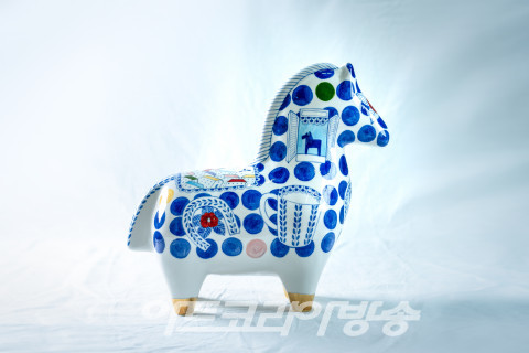 한주은 개인전 ‘가장 따뜻한 색, 블루’