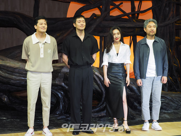 연극 '나무 위의 군대' 기자간담회(사진 왼쪽부터 배우 이도엽-손석구-최희서-김용준) 2023.06.27 사진 ⓒ아트코리아방송 이용선 기자