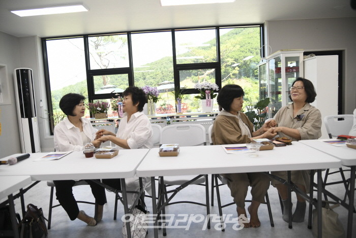 장귀순 모바일 화가 ‘바람의 향기’