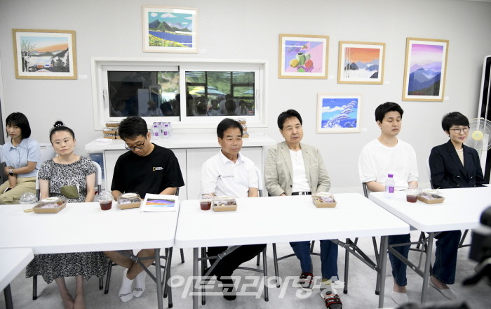 장귀순 모바일 화가 ‘바람의 향기’