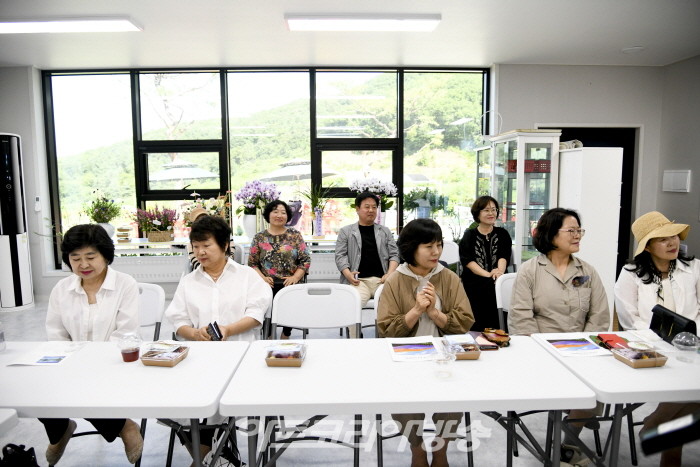 장귀순 모바일 화가 ‘바람의 향기’