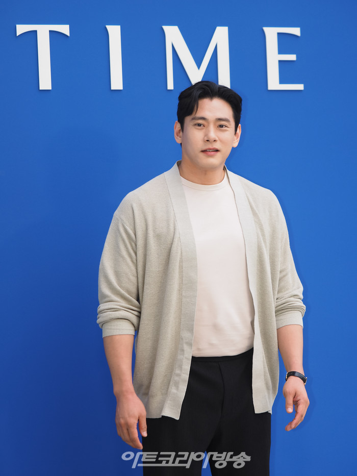 2023 FW '더 타임'(The TIME) 컬렉션 포토월 행사(유태오) 2023.07.06 사진 ⓒ아트코리아방송 이용선 기자