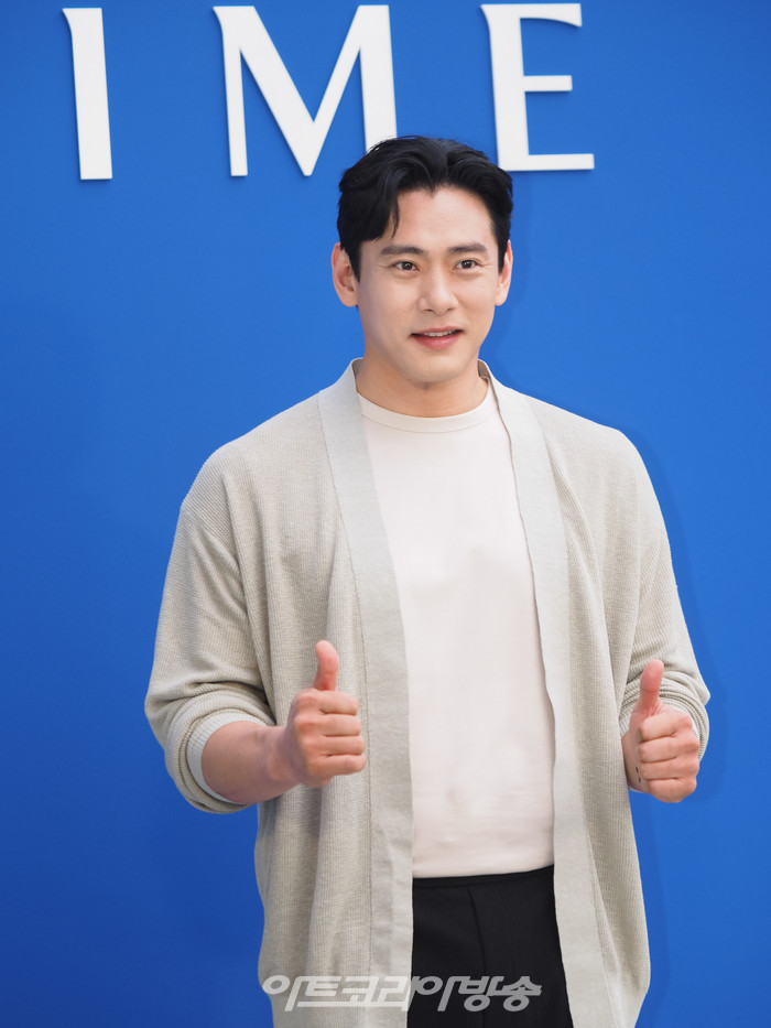 2023 FW '더 타임'(The TIME) 컬렉션 포토월 행사(유태오) 2023.07.06 사진 ⓒ아트코리아방송 이용선 기자