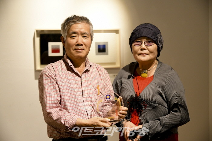 김세환 원로 자문위원 위촉패 증정