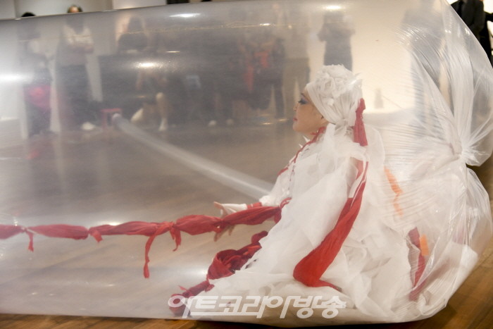 IACC 현대공예 국제조형예술협회 ‘빛을 담다’ 展