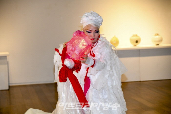 IACC 현대공예 국제조형예술협회 ‘빛을 담다’ 展