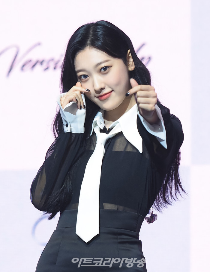 오드아이써클(ODD EYE CIRCLE) 미니앨범 '버전 업'(Version Up) 발매 기념 쇼케이스(최리) 2023.07.12 사진 ⓒ아트코리아방송 이용선 기자