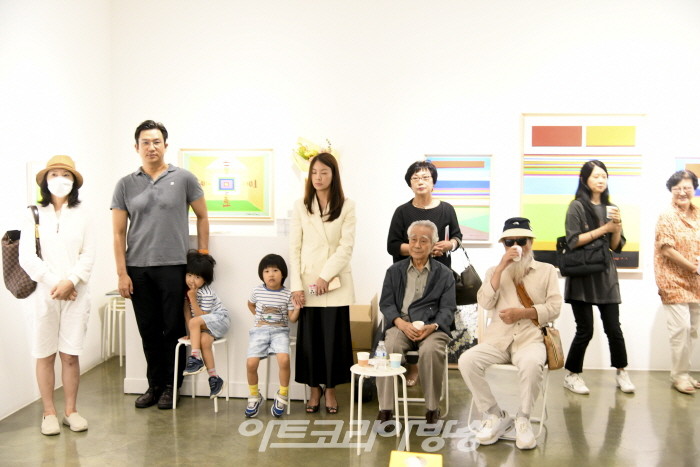 유영쾌 개인전 '빛의 길, 색의 언어로 통찰과 모색’