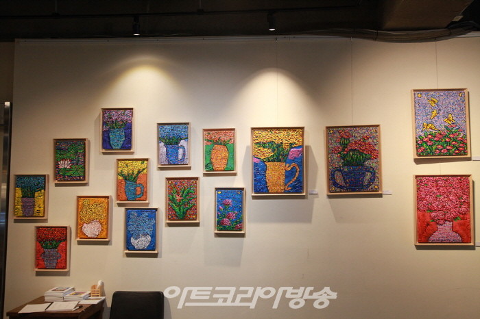 '사는 이야기' 시리즈 작품으로 개인전1