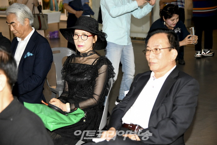 리정 개인전 ‘paradise’