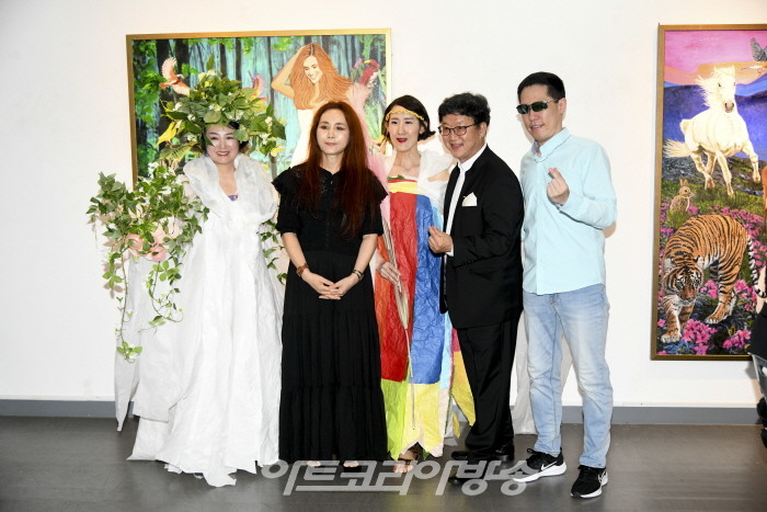 리정 개인전 ‘paradise’