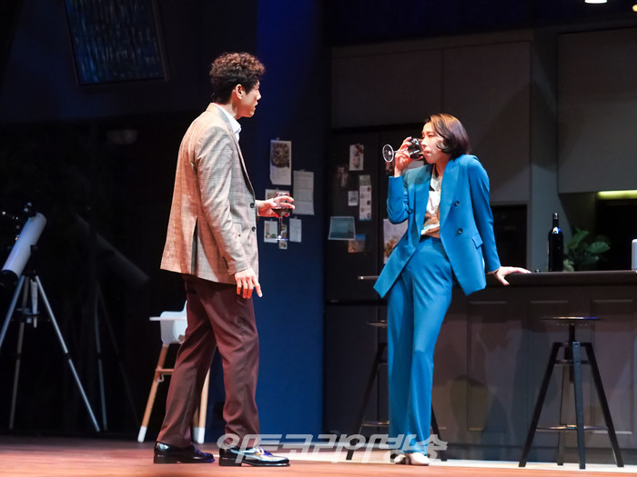 연극 '2시 22분 – A Ghost Story' 프레스콜(로렌 역 방진의, 벤 역 양승리). 2023.07.25 사진 ⓒ아트코리아방송 이용선 기자