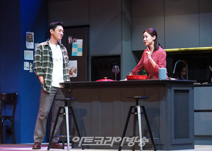 연극 '2시 22분 – A Ghost Story' 프레스콜(제니 역 아이비, 샘 역 최영준). 2023.07.25 사진 ⓒ아트코리아방송 이용선 기자