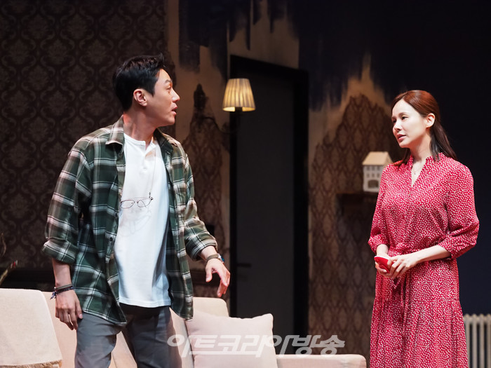 연극 '2시 22분 – A Ghost Story' 프레스콜(제니 역 아이비, 샘 역 최영준). 2023.07.25 사진 ⓒ아트코리아방송 이용선 기자