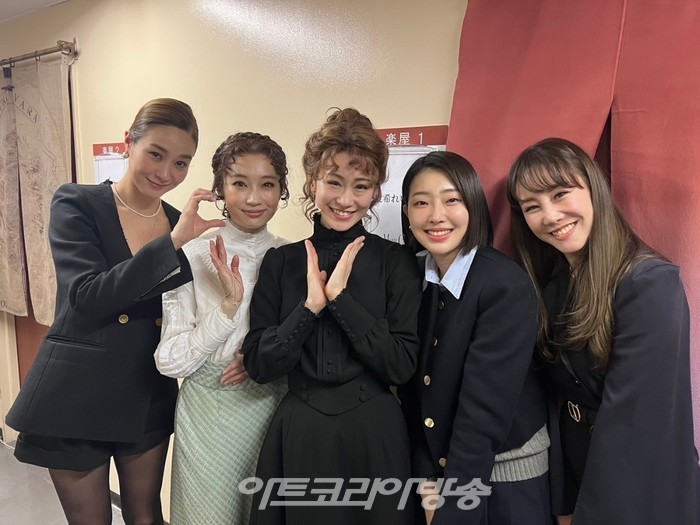 뮤지컬 '마리퀴리' 도쿄 텐노즈 무대 인사. 제공 아뮤즈엔터테인먼트