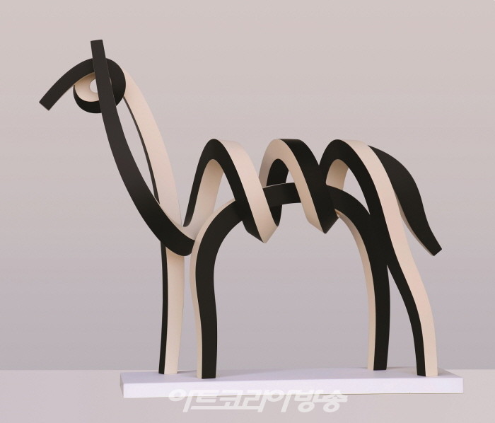 이상수 Horse (BW), 55x16x47(h)cm, Mixed media, 2021