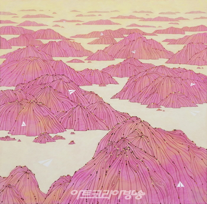 마음이 날다_148.  gouache on canvas. 2023.  65.0x65.0