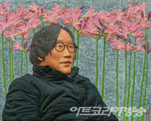 신문식 作 박복규샘_90.9x72.7cm_캔버스위에 한지부조_2022