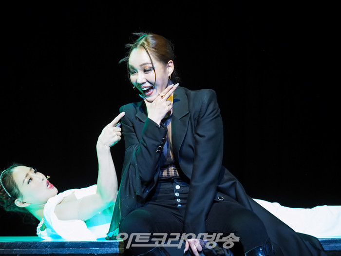 뮤지컬 '프리다' 프레스콜(프리다 칼로 역 김소향, 데스티노 역 임정희). 2023.08.10 사진 ⓒ아트코리아방송 이용선 기자