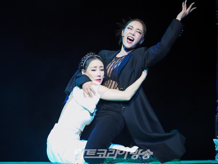 뮤지컬 '프리다' 프레스콜(프리다 칼로 역 김소향, 데스티노 역 임정희). 2023.08.10 사진 ⓒ아트코리아방송 이용선 기자