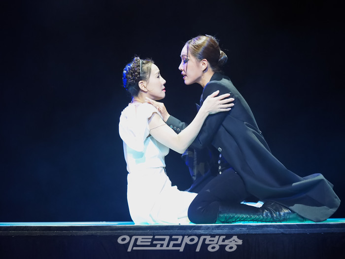 뮤지컬 '프리다' 프레스콜(프리다 칼로 역 김소향, 데스티노 역 임정희). 2023.08.10 사진 ⓒ아트코리아방송 이용선 기자