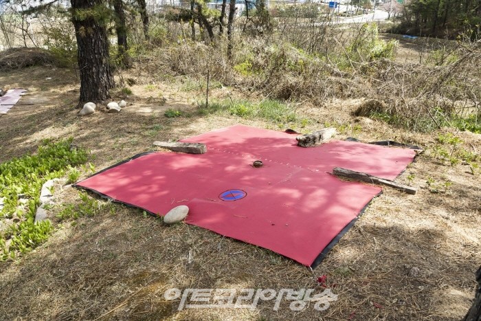 Le Temps2022-Light, water, objetsdimensions variable 