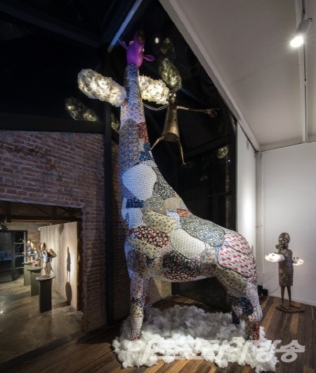 위재환 作_몽상가 (설치) _ 2023 여수국제미술제