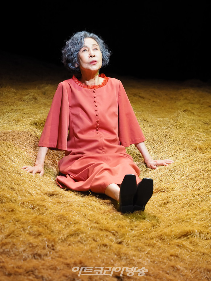 연극 '토카타' 프레스콜(여자 역 손숙) 2023.08.23 사진 ⓒ아트코리아방송 이용선 기자