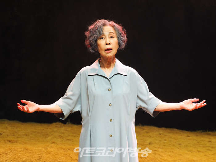 연극 '토카타' 프레스콜(여자 역 손숙) 2023.08.23 사진 ⓒ아트코리아방송 이용선 기자