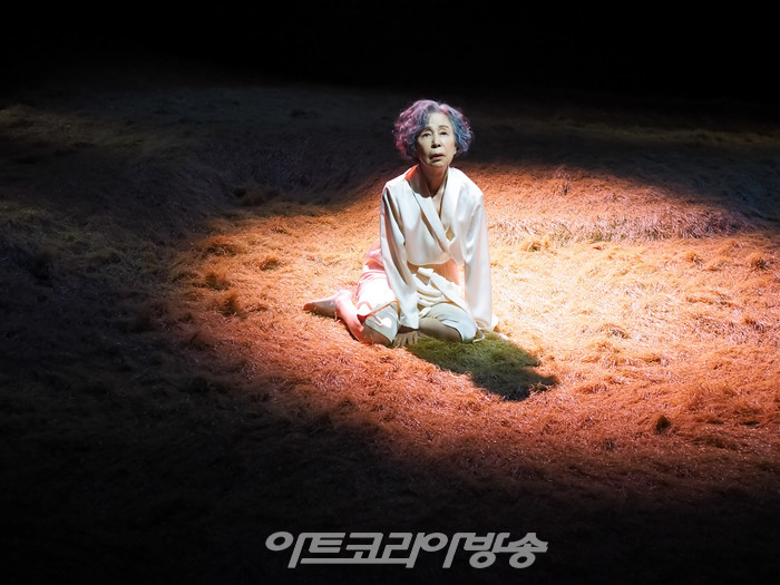 연극 '토카타' 프레스콜(여자 역 손숙) 2023.08.23 사진 ⓒ아트코리아방송 이용선 기자