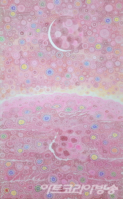 박재만 作 _ 그믐달빛_117x73cm_한지에 타점묘채색_2023.7.8