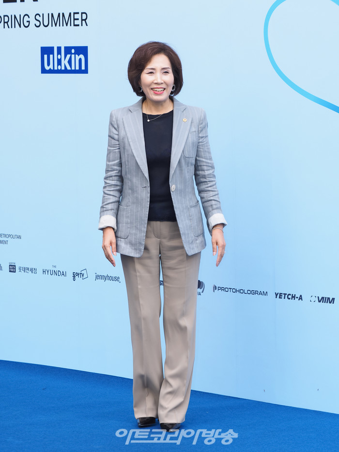 2024 SS 서울패션위크 얼킨 컬렉션 포토월 행사( 서울시의회 기획경제위원회 이숙자 위원장) 2023.09.05 사진 ⓒ아트코리아방송 이용선 기자