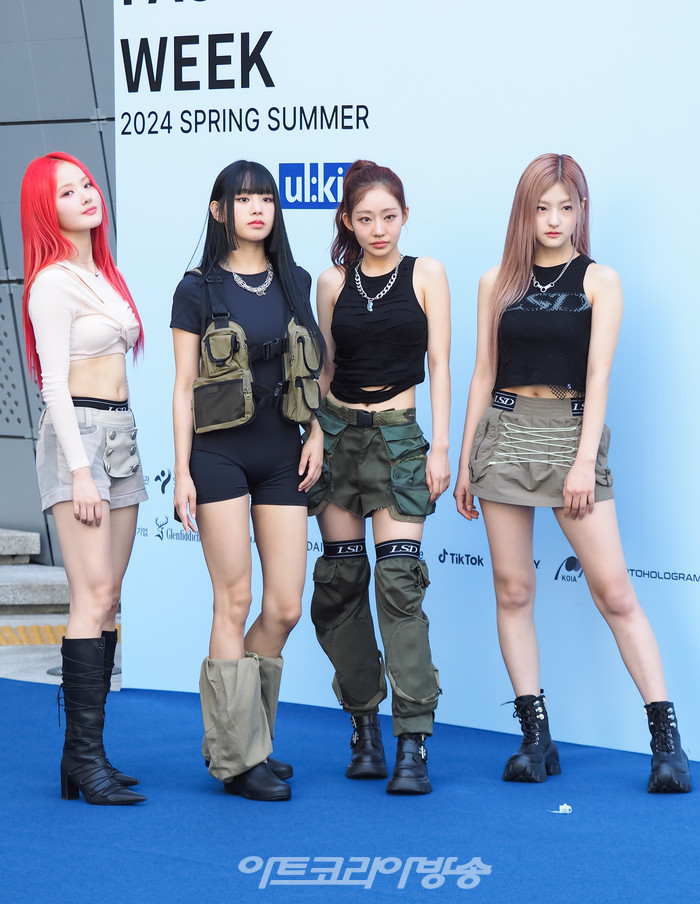 2024 SS 서울패션위크 얼킨 컬렉션 포토월 행사(나윤&혜빈) 2023.09.05 사진 ⓒ아트코리아방송 이용선 기자