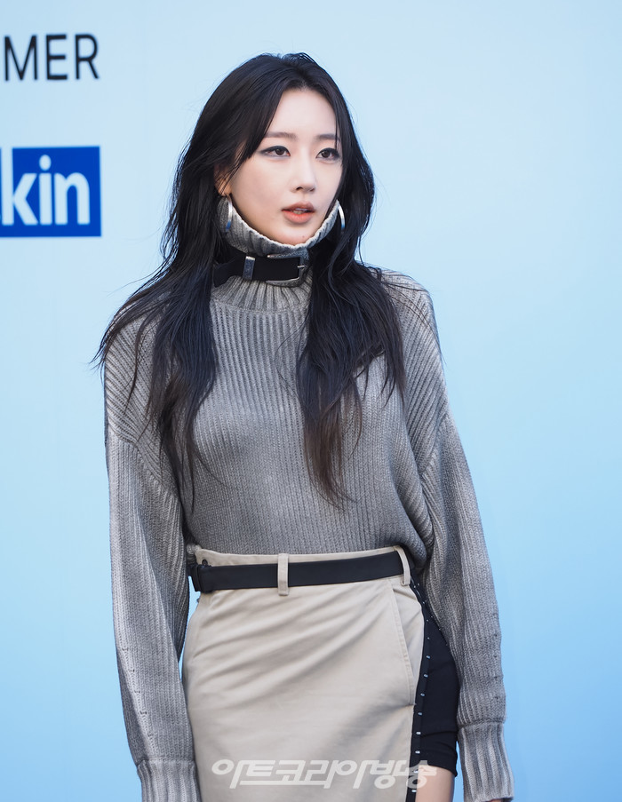 2024 SS 서울패션위크 얼킨 컬렉션 포토월 행사(달수빈) 2023.09.05 사진 ⓒ아트코리아방송 이용선 기자