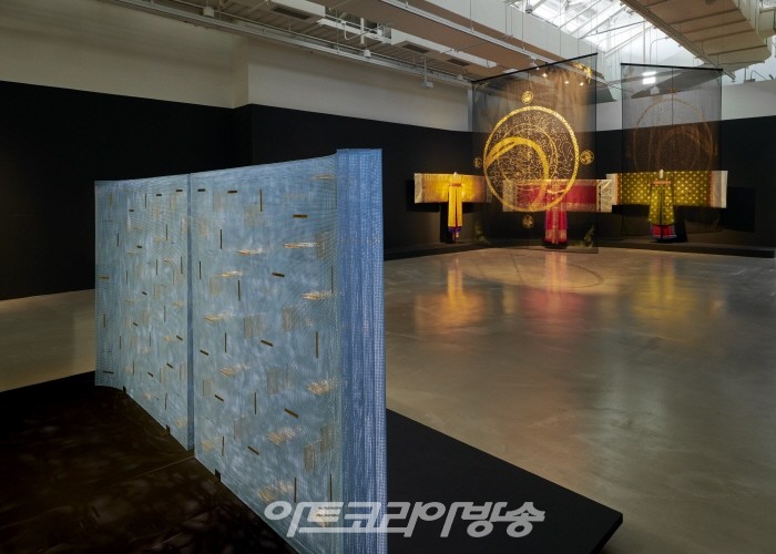 서울공예박물관 '공예 다이얼로그' 특별기획전-금박 장연순x김기호 전경사진