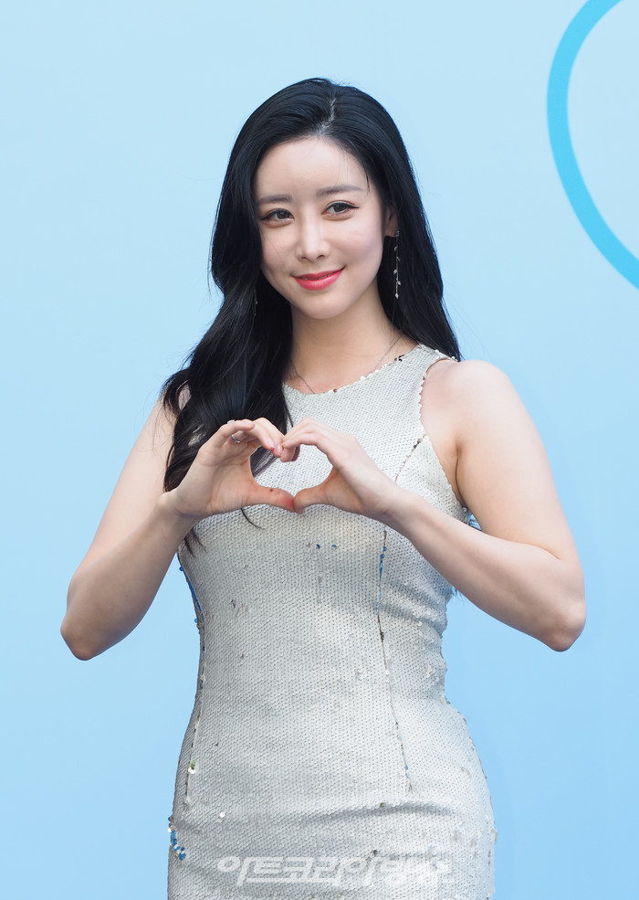 2024 SS 서울패션위크 메종니카 컬렉션 포토월 행사(방송인 서진영) 2023.09.06 사진 ⓒ아트코리아방송 이용선 기자