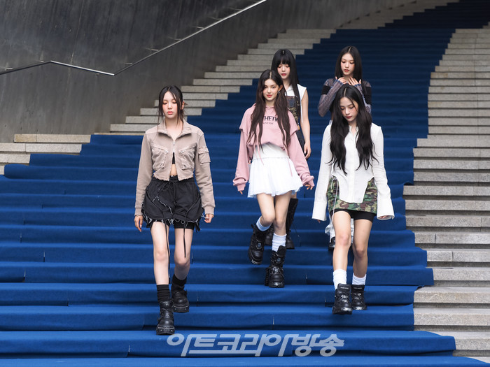 2024 SS 서울패션위크 얼킨 컬렉션 포토월 행사(뉴진스) 2023.09.05 사진 ⓒ아트코리아방송 이용선 기자