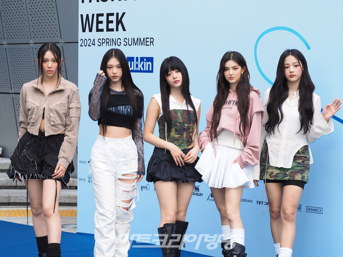 2024 SS 서울패션위크 얼킨 컬렉션 포토월 행사(뉴진스 혜인-해린-하니-다니엘-민지) 2023.09.05 사진 ⓒ아트코리아방송 이용선 기자