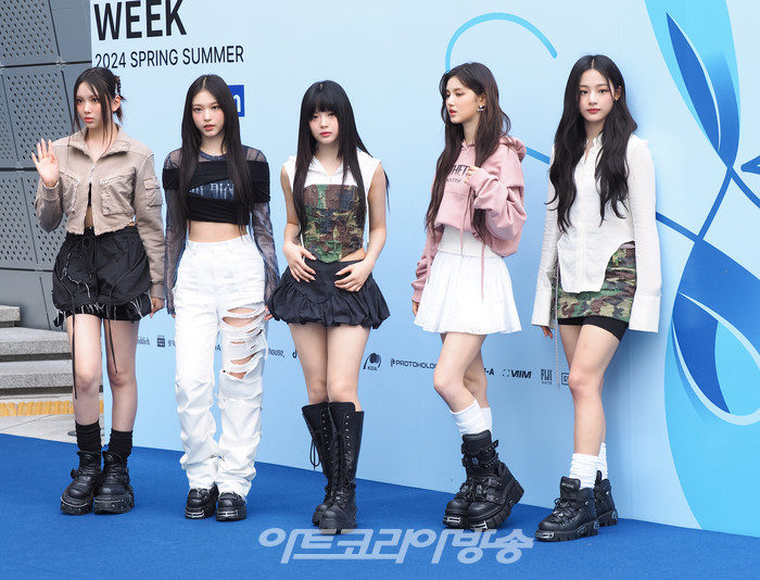 2024 SS 서울패션위크 얼킨 컬렉션 포토월 행사(뉴진스 혜인-해린-하니-다니엘-민지) 2023.09.05 사진 ⓒ아트코리아방송 이용선 기자