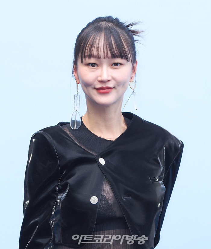 2024 SS 서울패션위크 홀리넘버세븐 컬렉션 포토월 행사(모델 이혜정) 2023.09.06 사진 ⓒ아트코리아방송 이용선 기자